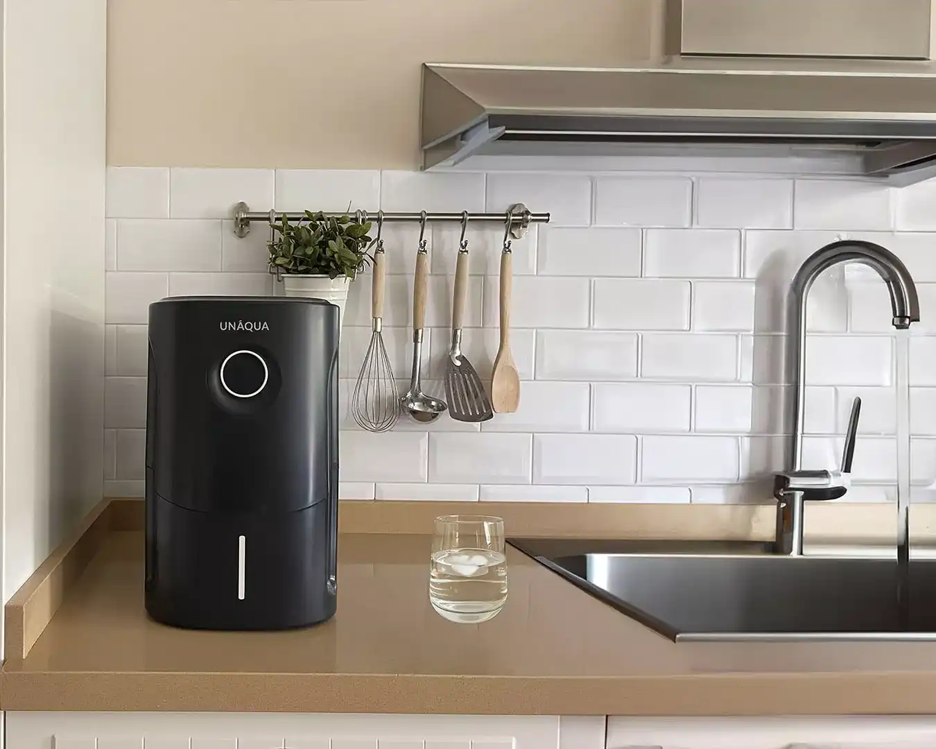 fuente de agua sostenible para casa